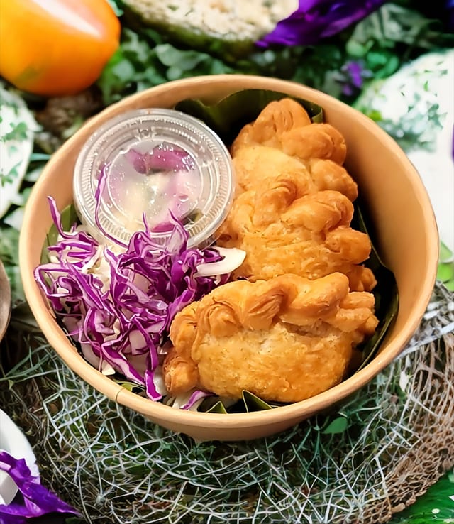 Fried Vegetables Curry Puff.