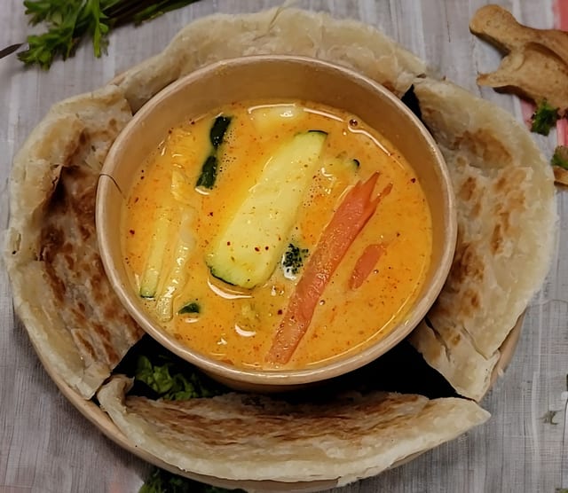 Roti Yellow Curry.
